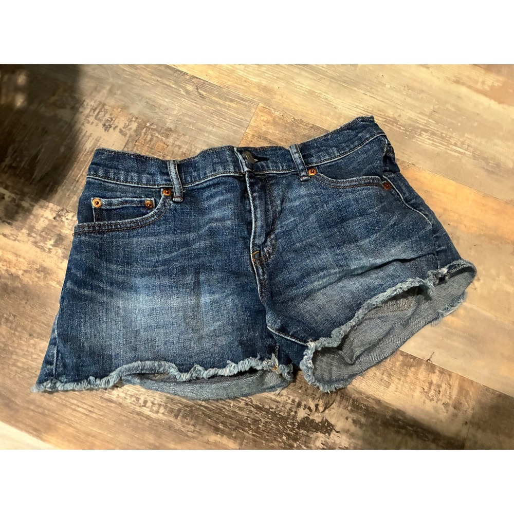 Gap 1969 Womens Medium Wash Raw Hem Denim Shorts Size 27 3 Inch Inseam